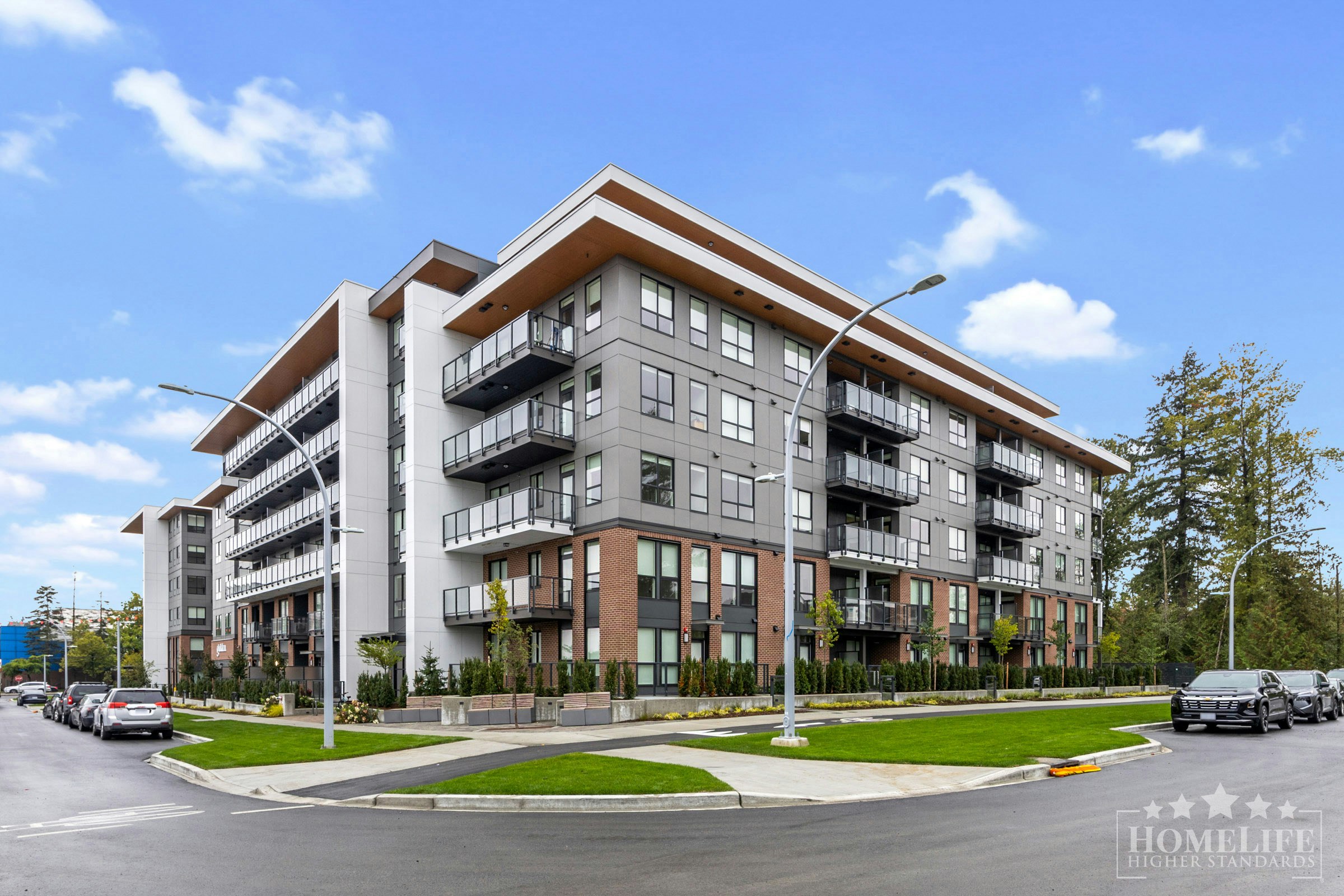302-10425 147 Street, Surrey, BC, V3R 0J9