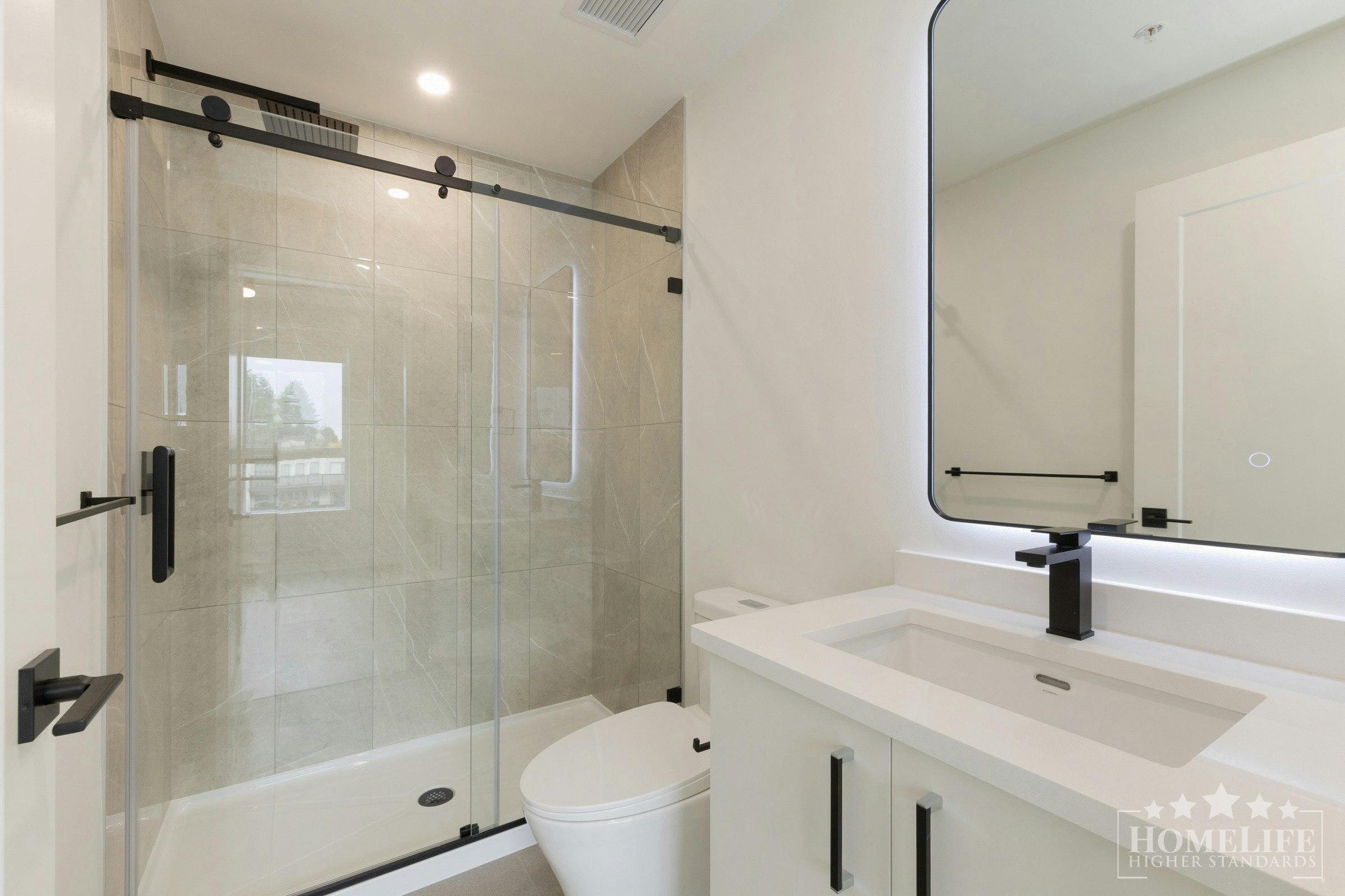 302-10425 147 Street, Surrey, BC, V3R 0J9 - 12