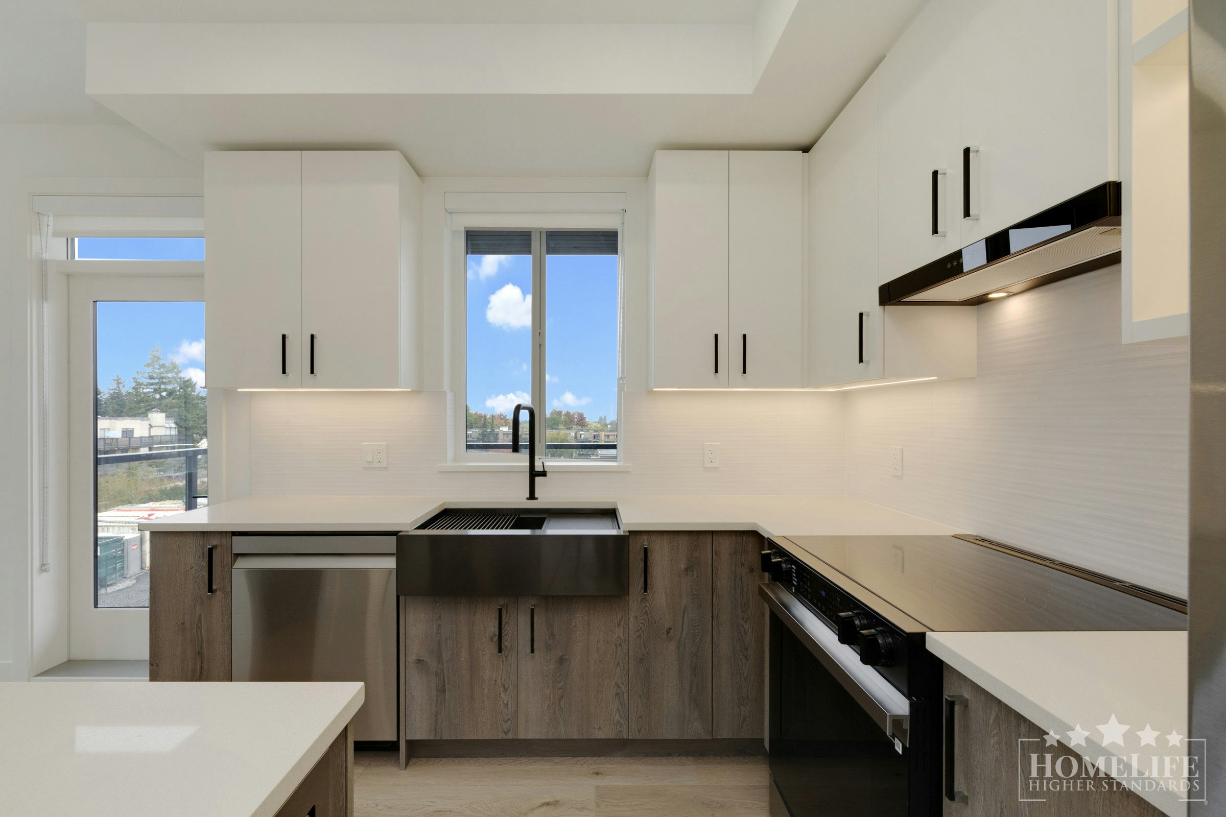 302-10425 147 Street, Surrey, BC, V3R 0J9 - 6