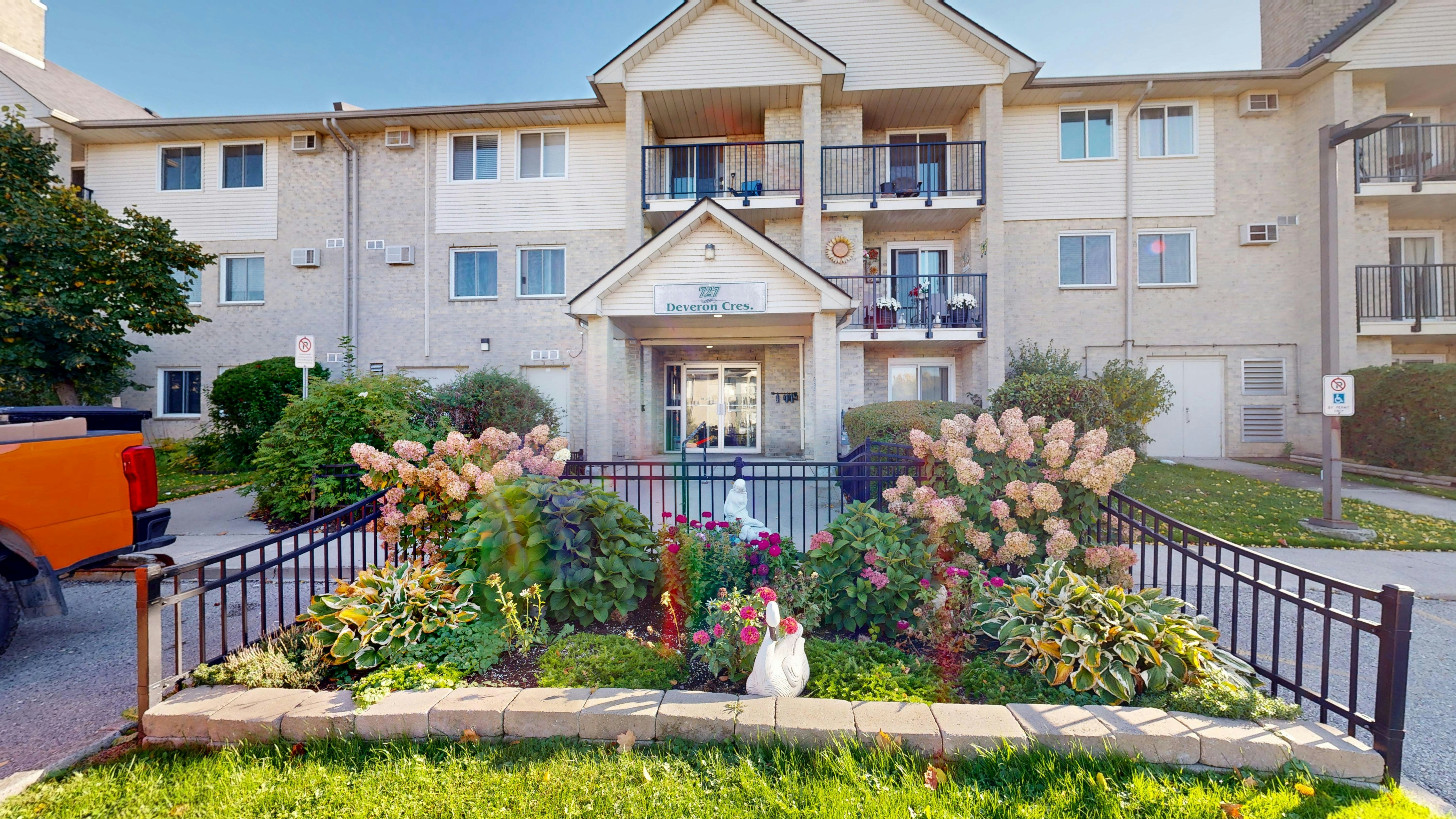 209-727 Deveron Crescent, London, ON, N5Z 4X4