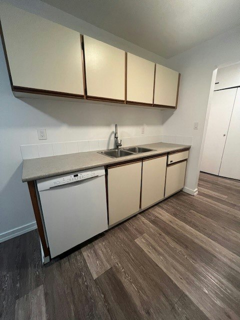 102-10011 150 Street, Surrey, BC, V3R 4A7 - 3