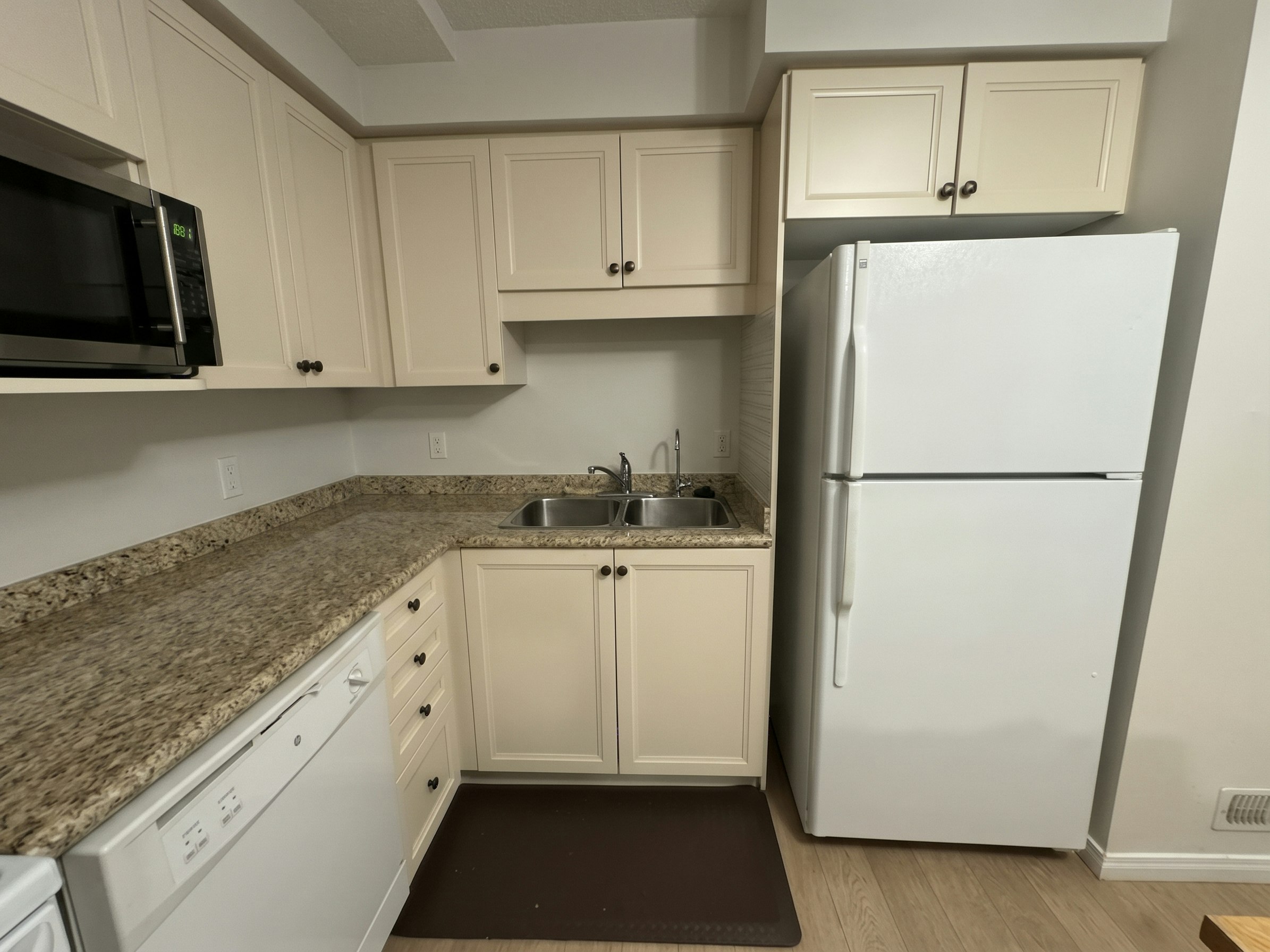 B-279 Countrystone Crescent, Kitchener, ON, N2N 3S2 - 6