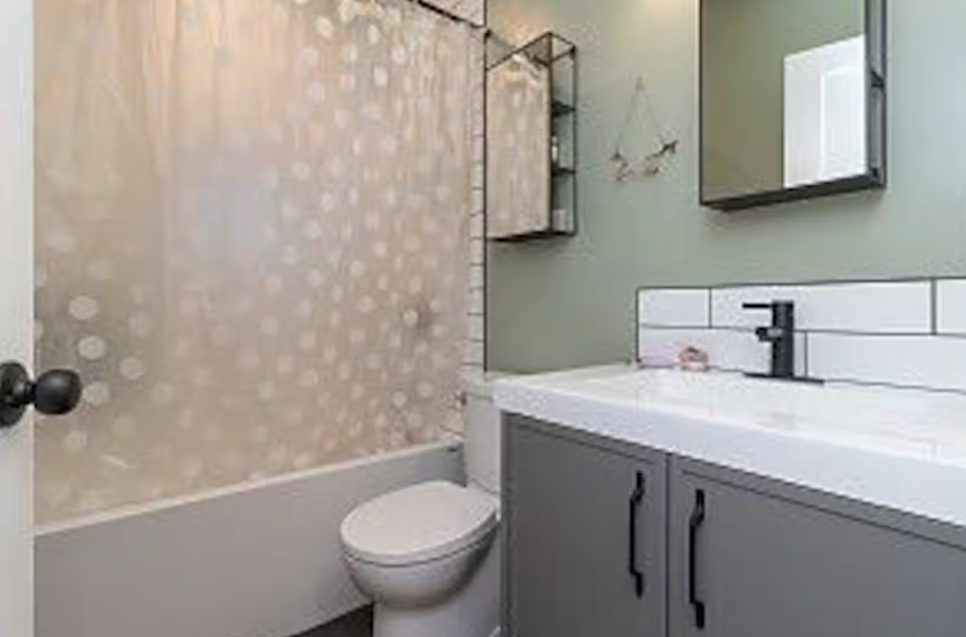 734 Rogers Avenue, Saanich, BC, V8X 3P9 - 10