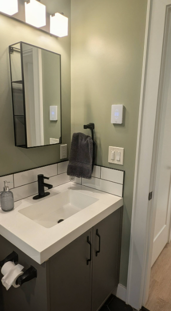 734 Rogers Avenue, Saanich, BC, V8X 3P9 - 9