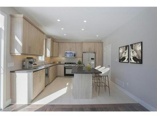 349 Edgevalley Road, London, ON, N5V 0C3 - 8