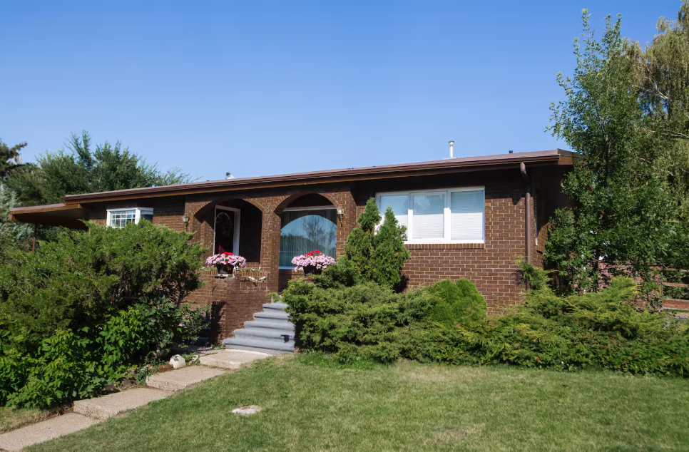 809 22 Street South, Lethbridge, AB, T1J 3L6