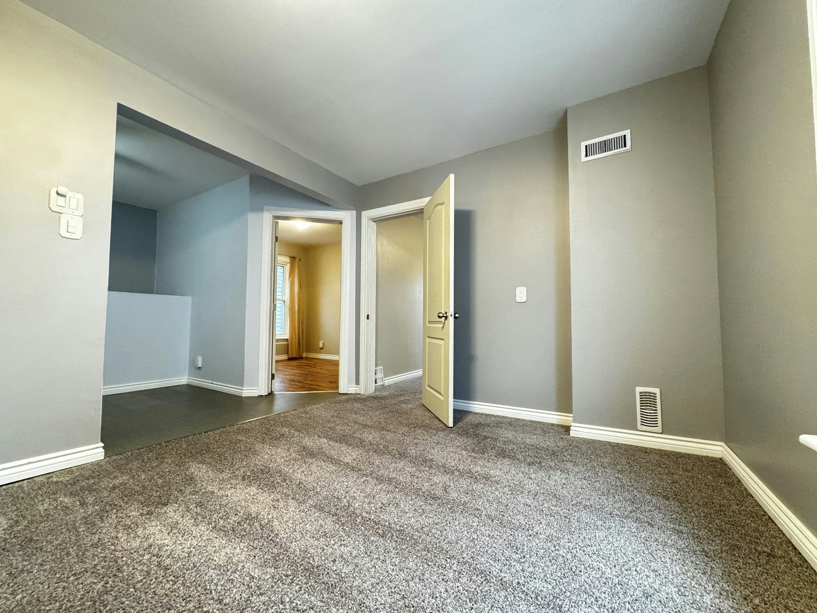 Upper-B-8 Mcnaughton Street, Cambridge, ON, N1R 1Y9 - 3