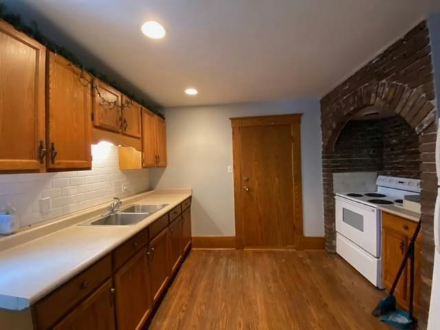 2-22 Wellington Street North, Kitchener, ON, N2H 5J4 - 2
