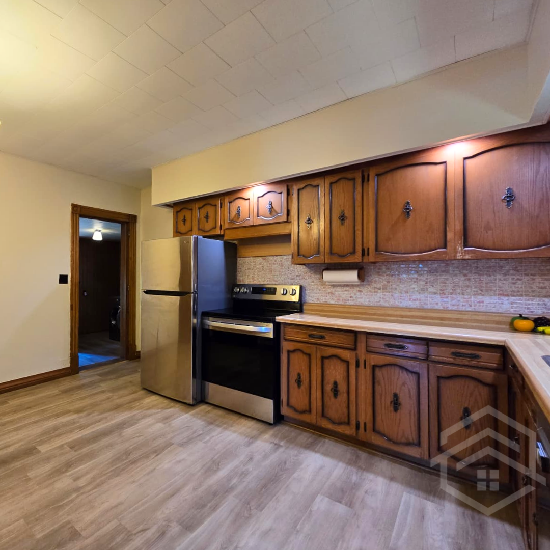 10 Venison Street East, Tillsonburg, ON, N4G 1S7 - 4