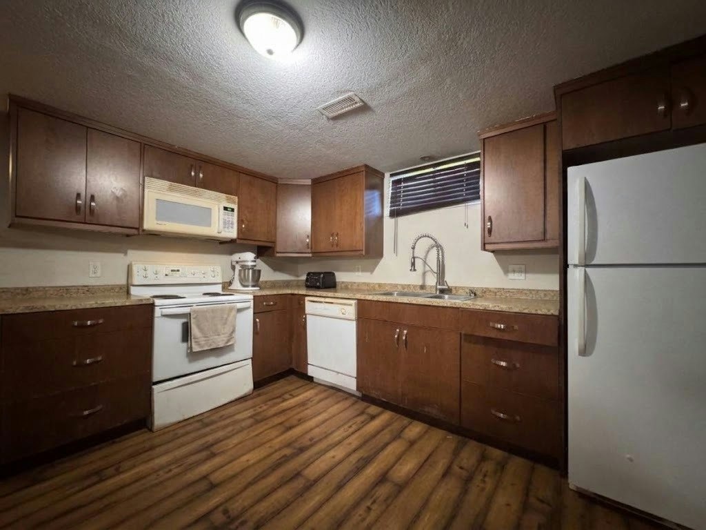 Lower-258 Shelley Drive, Kitchener, ON, N2C 1N1 - 3