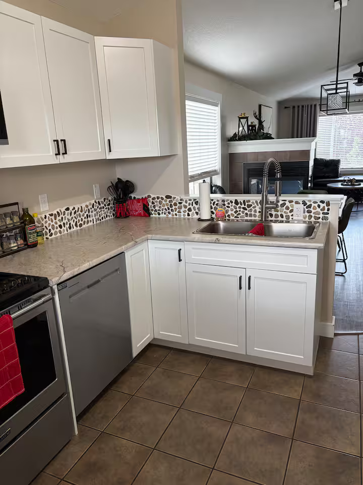 8925 70 Avenue, Grande Prairie, AB, T8X 0C1 - 9
