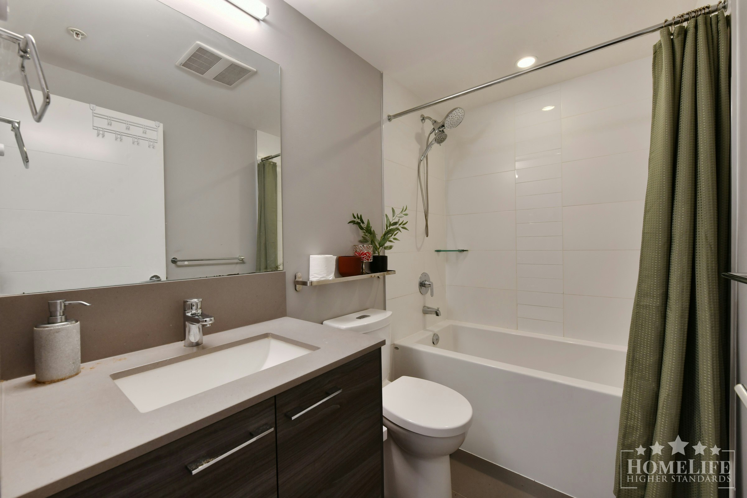 205-13963 105 Boulevard, Surrey, BC, V3T 0M9 - 4