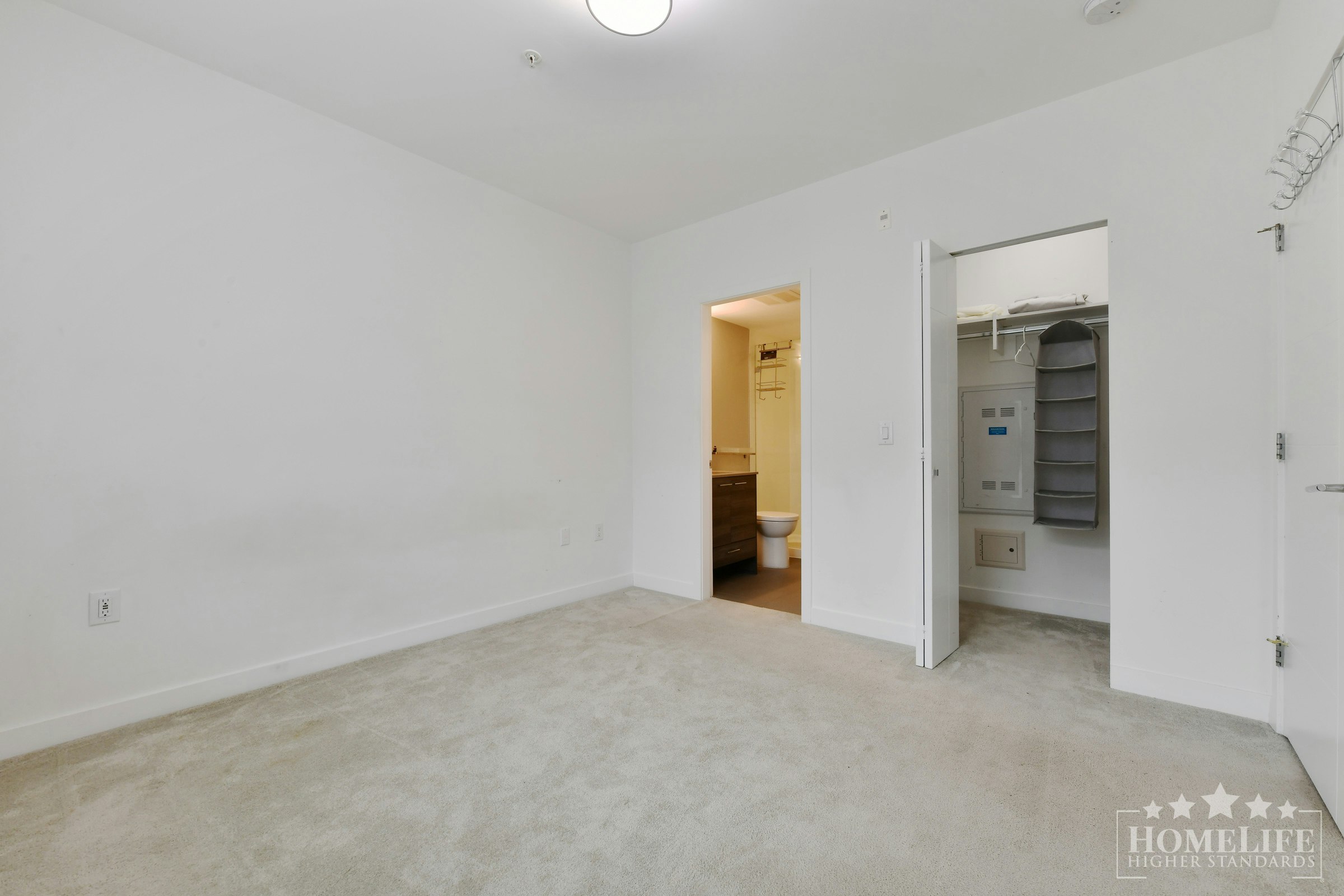 205-13963 105 Boulevard, Surrey, BC, V3T 0M9 - 13