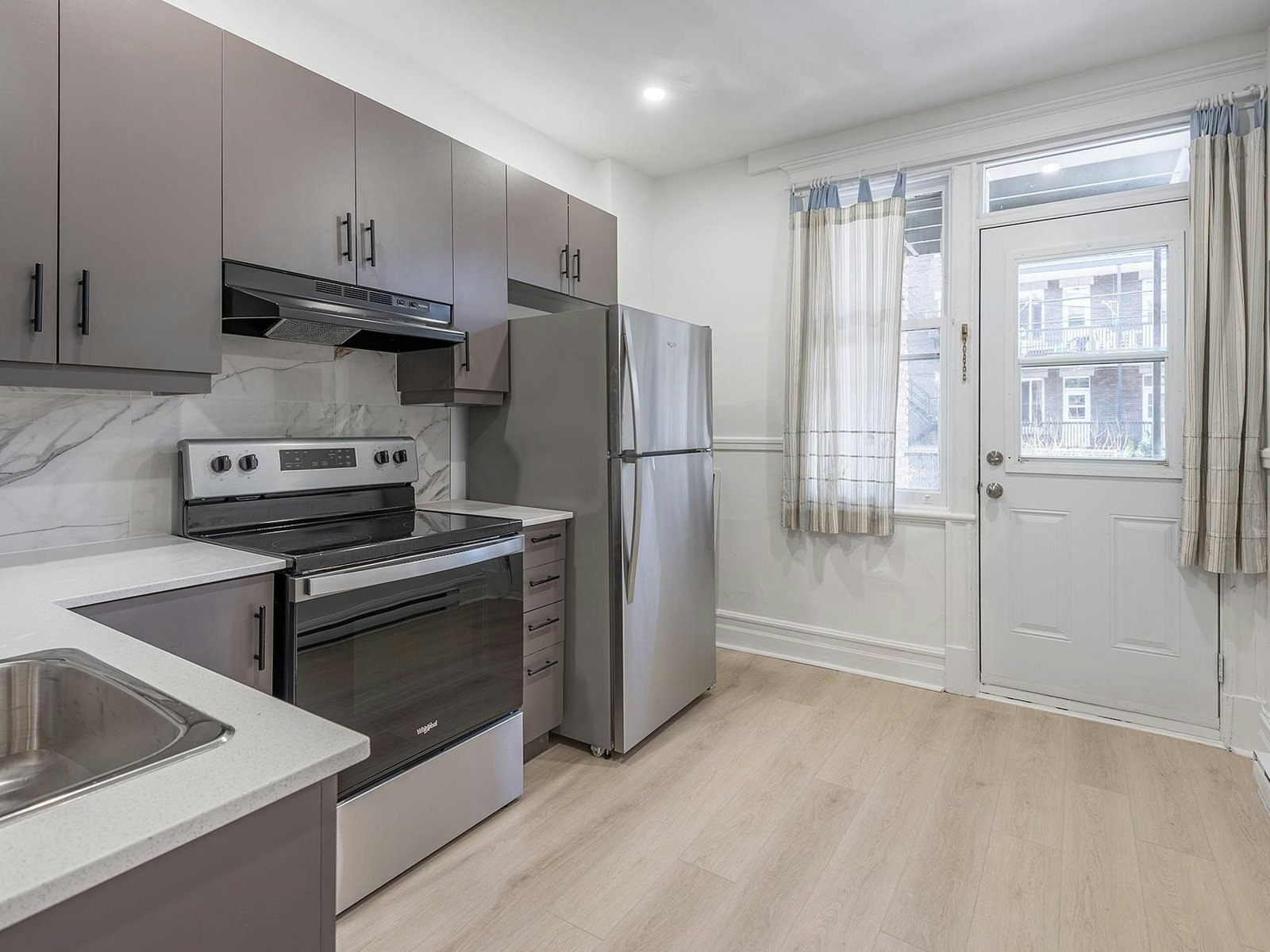 7-2161 Prud'homme Avenue, Montréal, QC, H4A 3H3 - 2