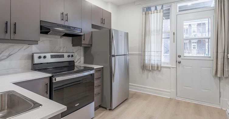 7-2161 Prud'homme Avenue, Montréal, QC, H4A 3H3 - 2