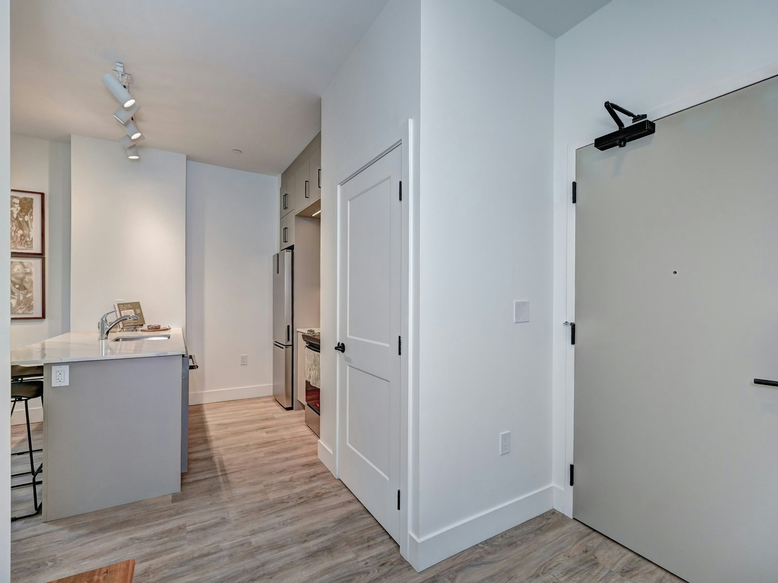 1 Bed-415 Duke Street W, Kitchener, ON, N2H 0E6 - 15