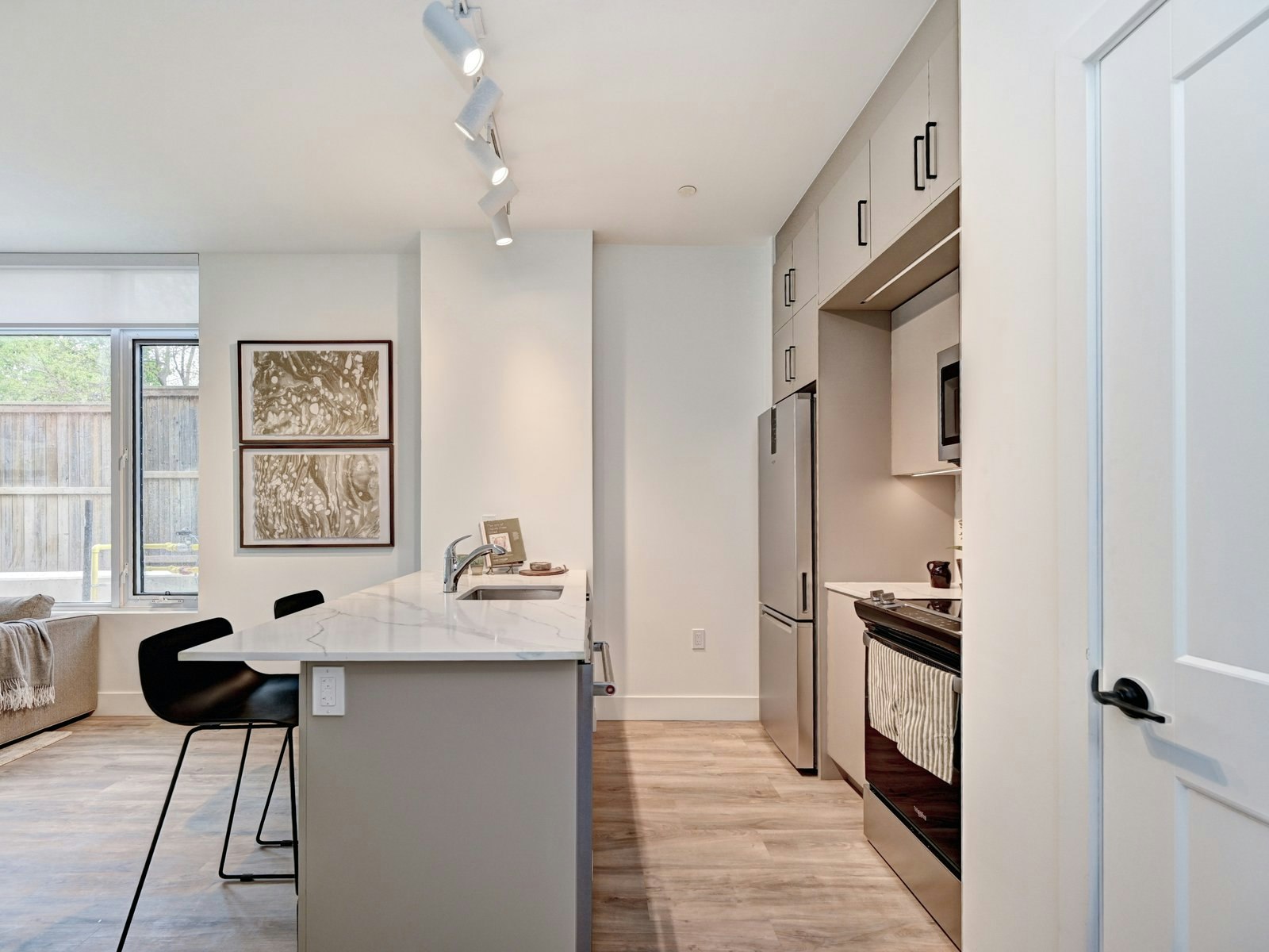 1 Bed-415 Duke Street W, Kitchener, ON, N2H 0E6 - 27