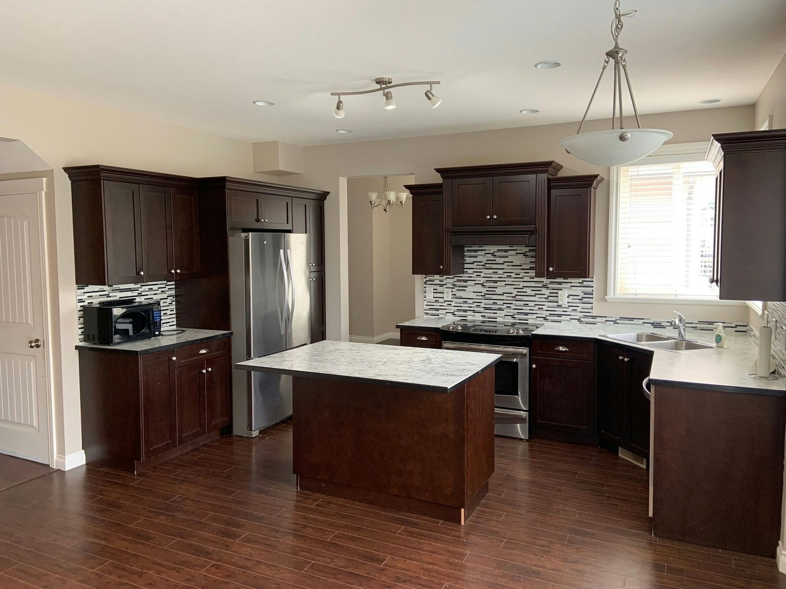 UPPER-47401 Macswan Drive, Chilliwack, BC, V2R 0L3 - 2