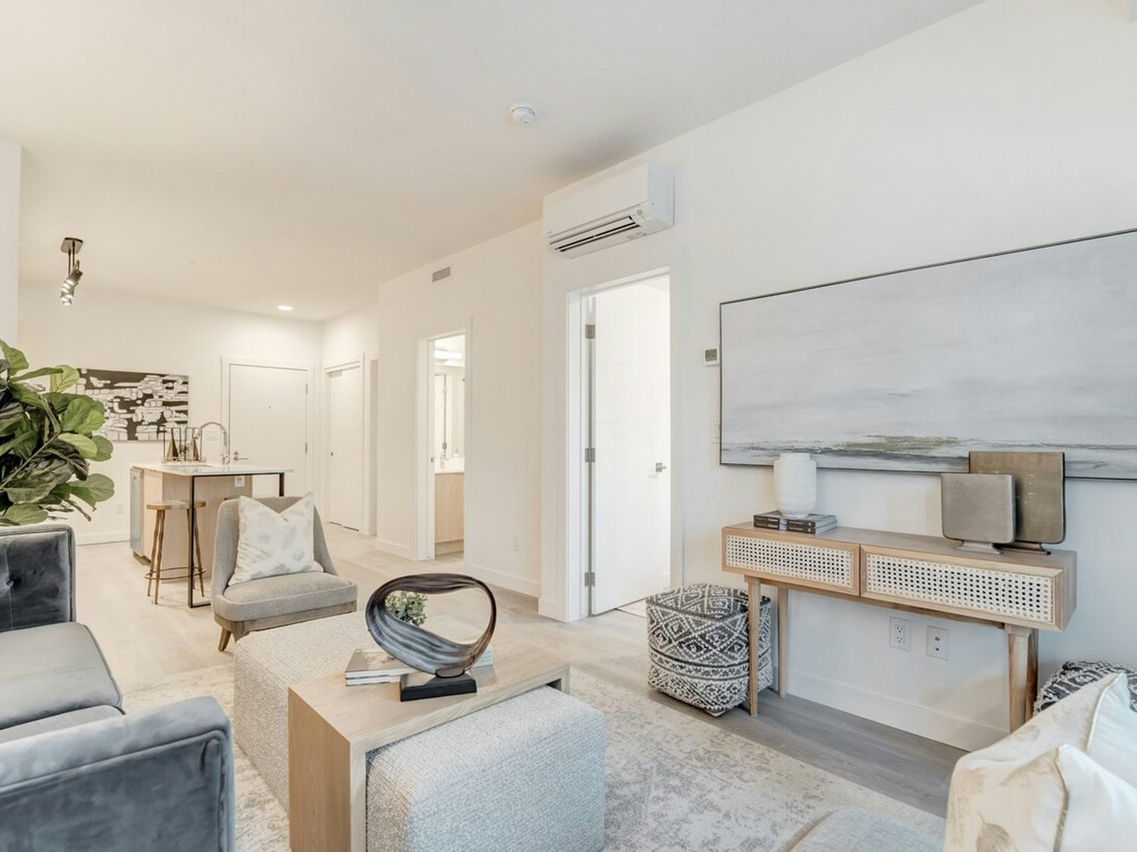 Suite 415-3360 16 Street SW, Calgary, AB, T2T 1Y5 - 8