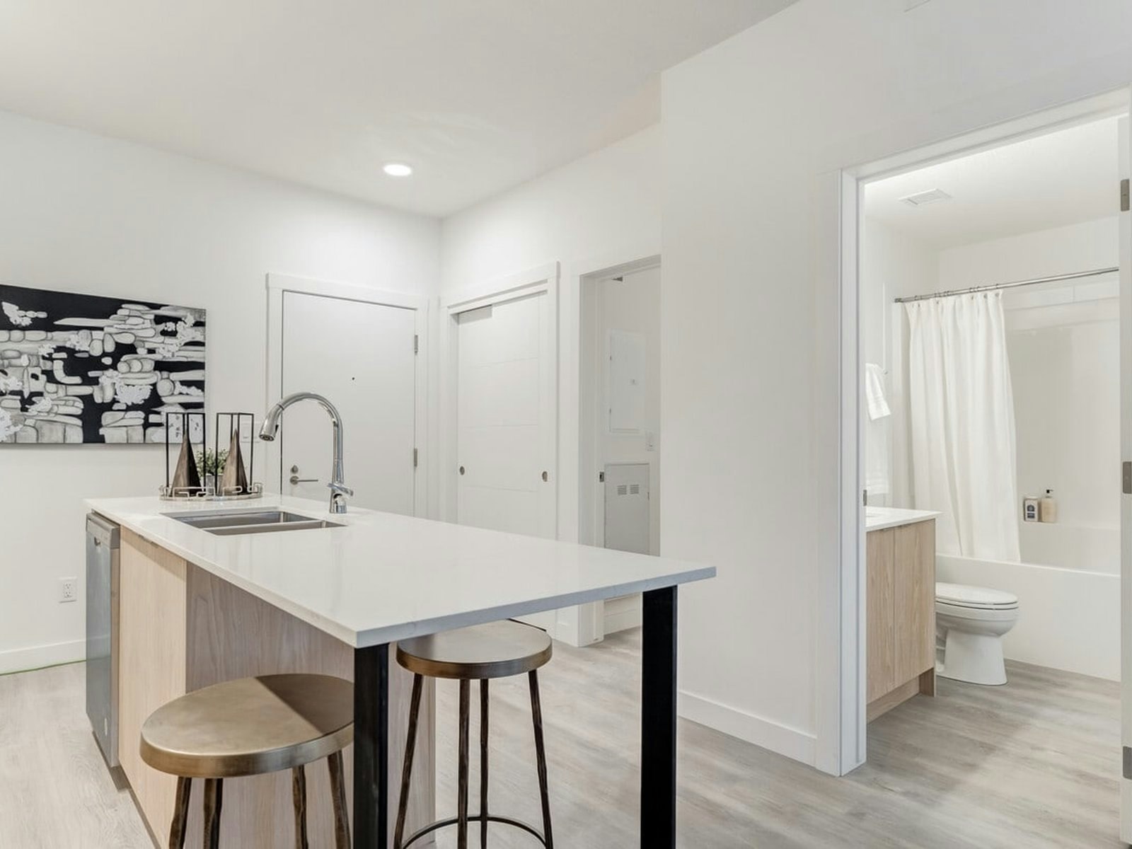 Suite 415-3360 16 Street SW, Calgary, AB, T2T 1Y5 - 30