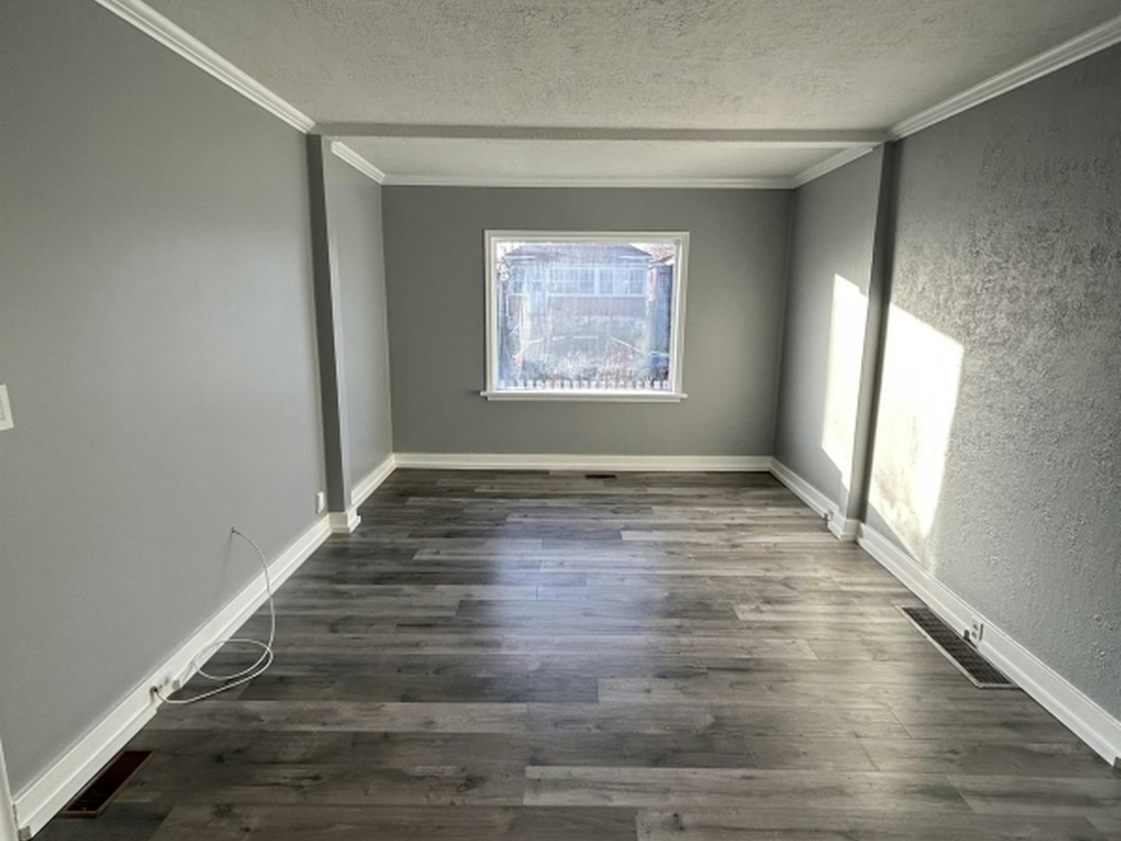 2 Bed-358 Burton Avenue, Greater Sudbury, ON, P3C 4K5 - 3