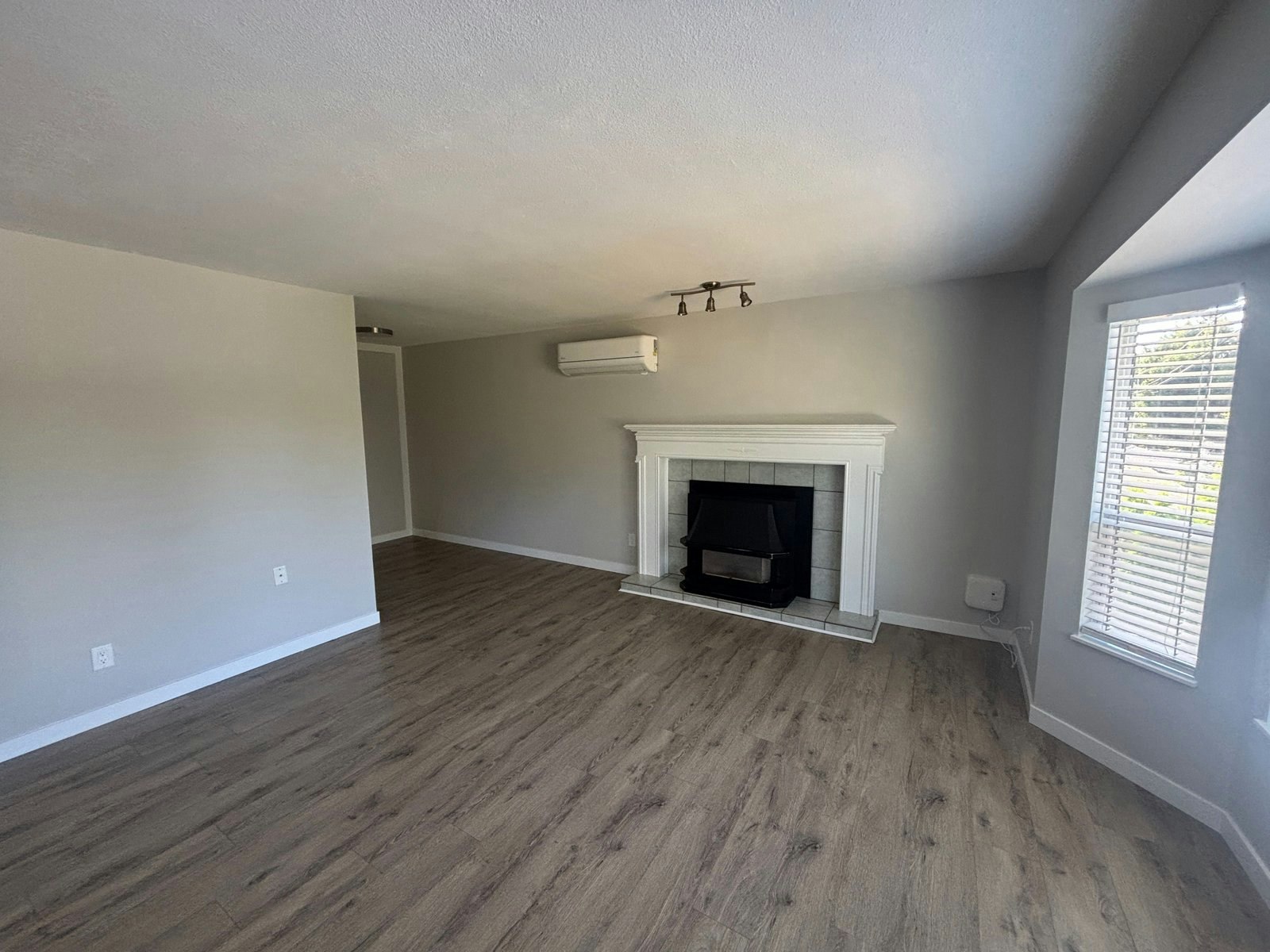 Main-35356 Mckee Road, Abbotsford, BC, V2S 8L5 - 5