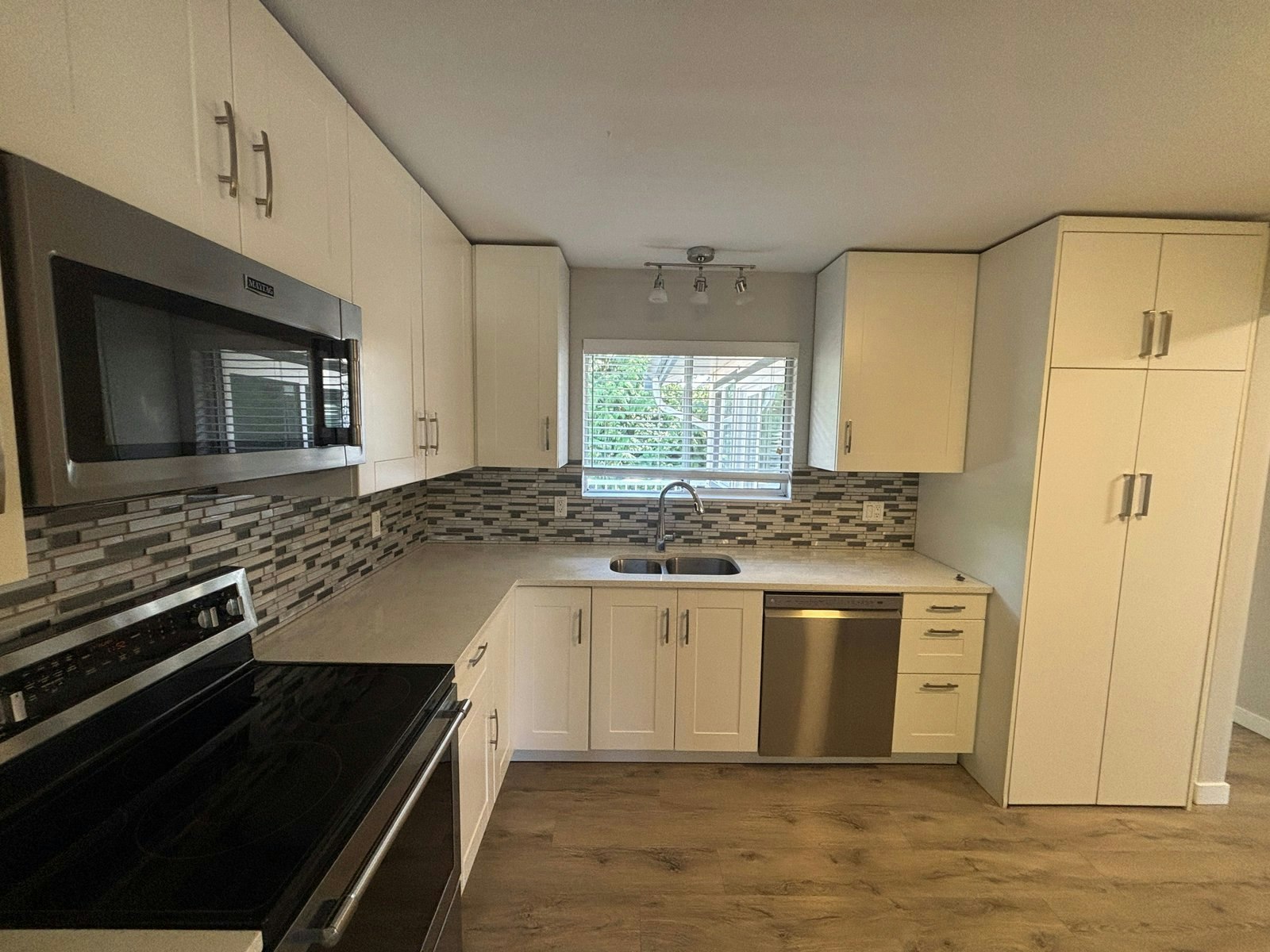 Main-35356 Mckee Road, Abbotsford, BC, V2S 8L5 - 2