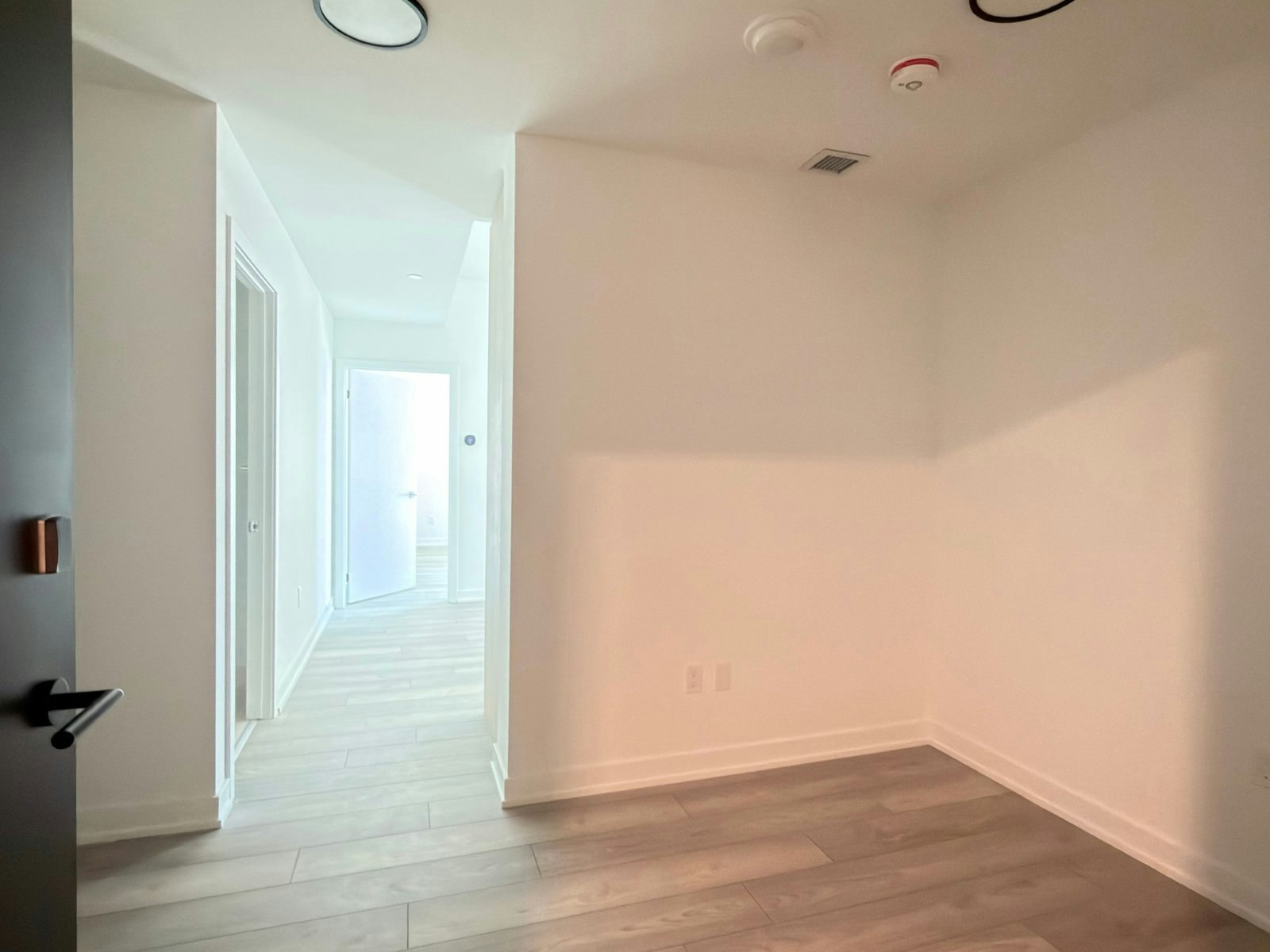 520-1007 The Queensway, Toronto, ON, M8Z 6C7 - 3