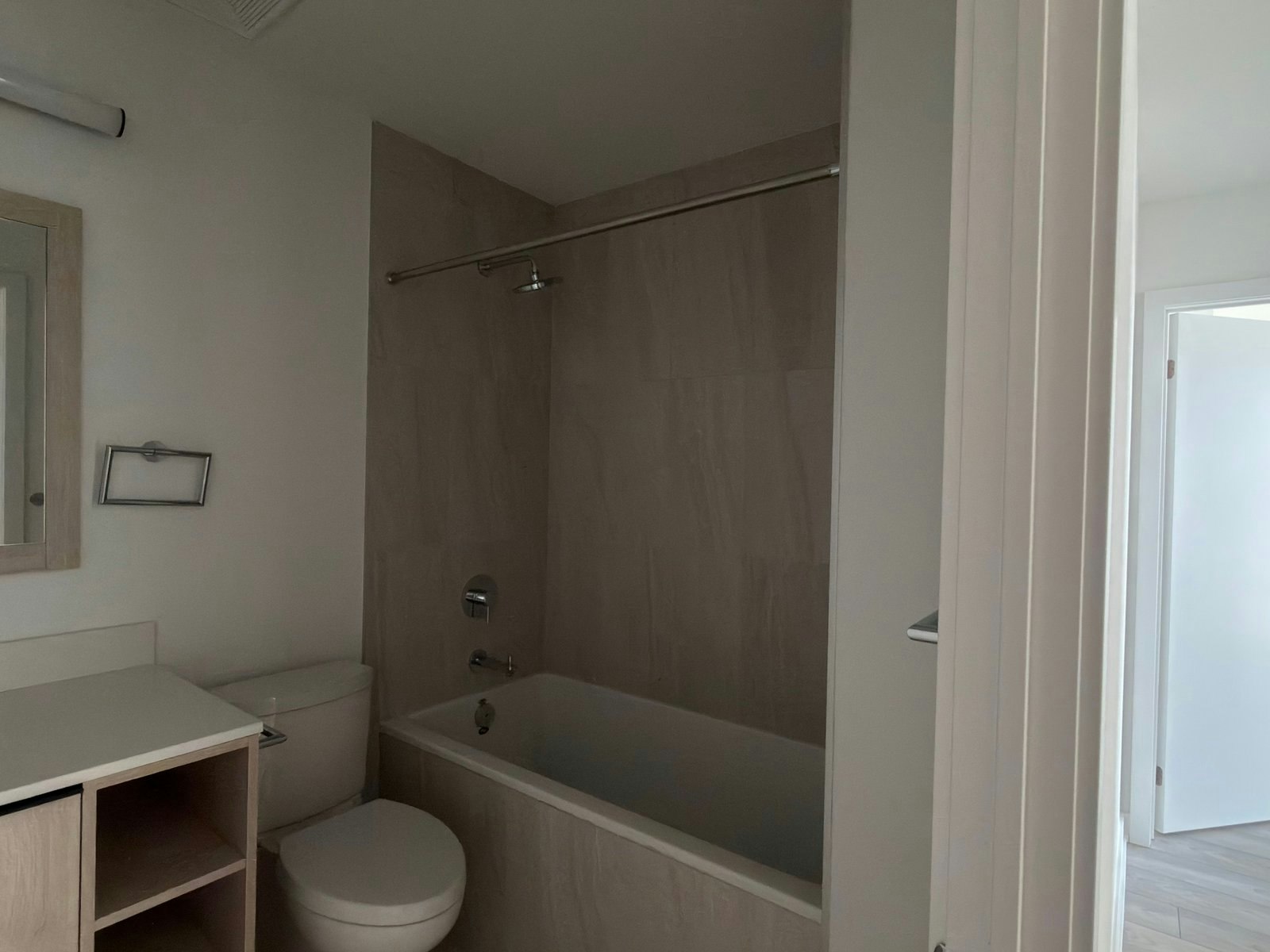 520-1007 The Queensway, Toronto, ON, M8Z 6C7 - 4