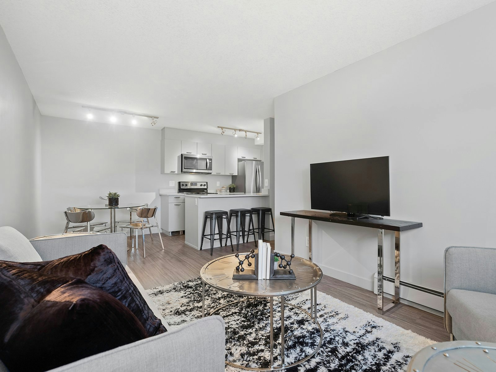 1 Bed 1Bath-840 Idylwyld Drive, Saskatoon, SK, S7L 6W7 - 5