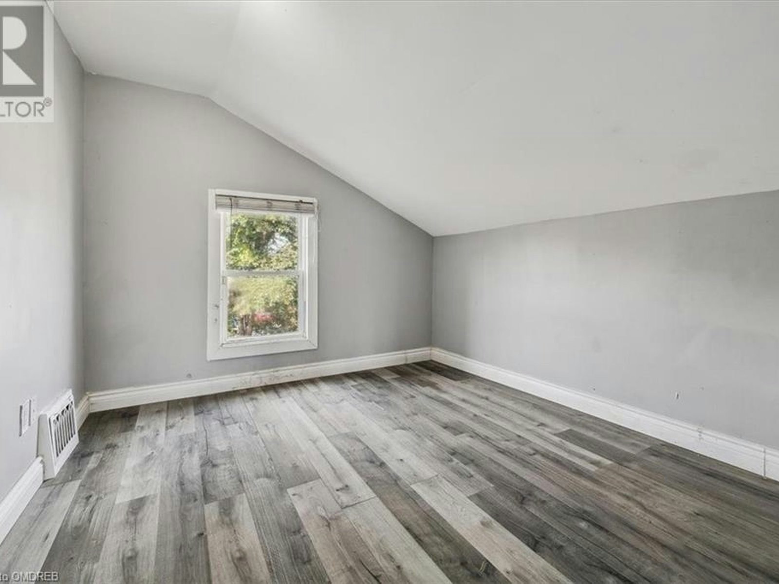 2-73 Vine Street S, St. Catharines, ON, L2R 3X9 - 20
