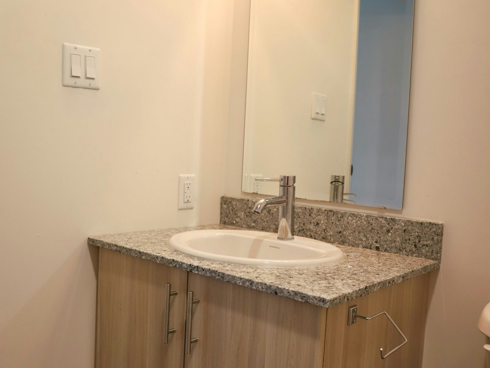 2-bed/1-bath-275 Larch Street, Waterloo, ON, N2L 0J5 - 21