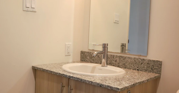 2-bed/1-bath-275 Larch Street, Waterloo, ON, N2L 0J5 - 21