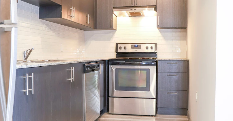 2-bed/1-bath-275 Larch Street, Waterloo, ON, N2L 0J5 - 6