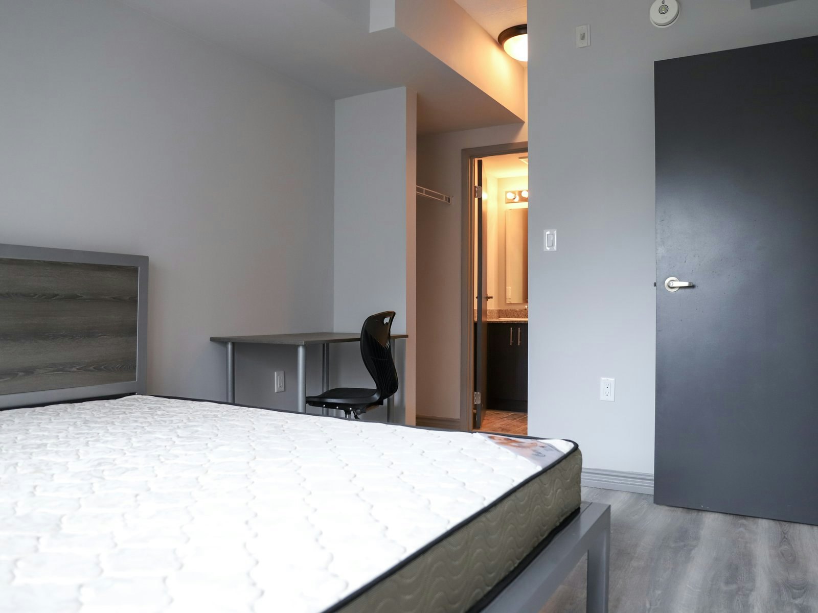 2-bed/1-bath-275 Larch Street, Waterloo, ON, N2L 0J5 - 15