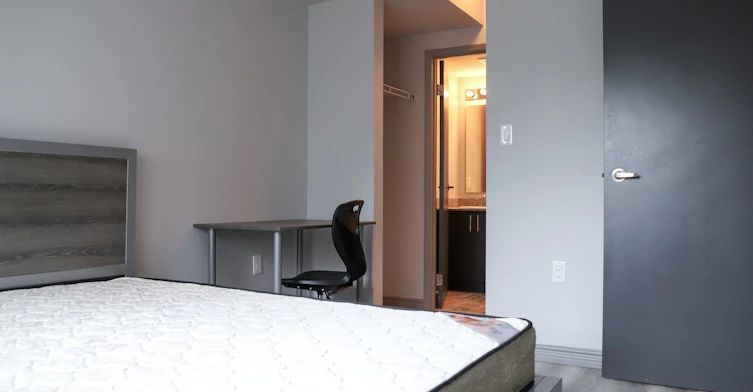 2-bed/1-bath-275 Larch Street, Waterloo, ON, N2L 0J5 - 15
