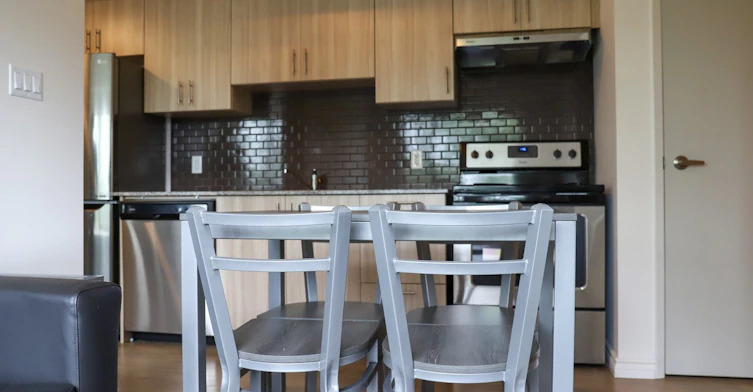 2-bed/1-bath-275 Larch Street, Waterloo, ON, N2L 0J5 - 11