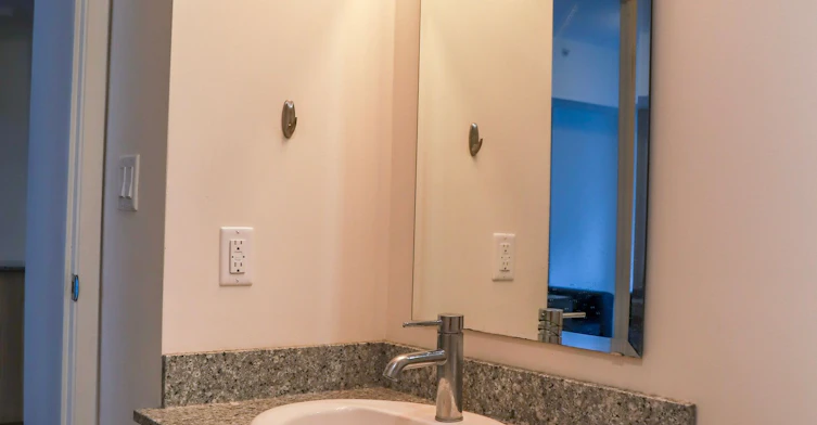 2-bed/1-bath-275 Larch Street, Waterloo, ON, N2L 0J5 - 22