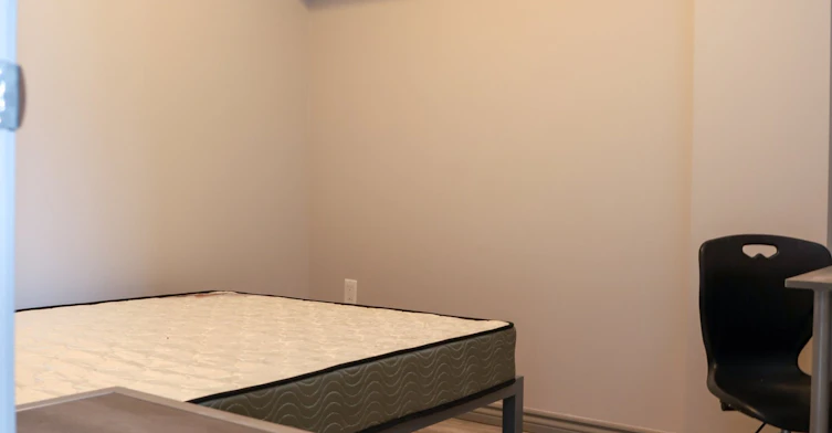 2-bed/1-bath-275 Larch Street, Waterloo, ON, N2L 0J5 - 20