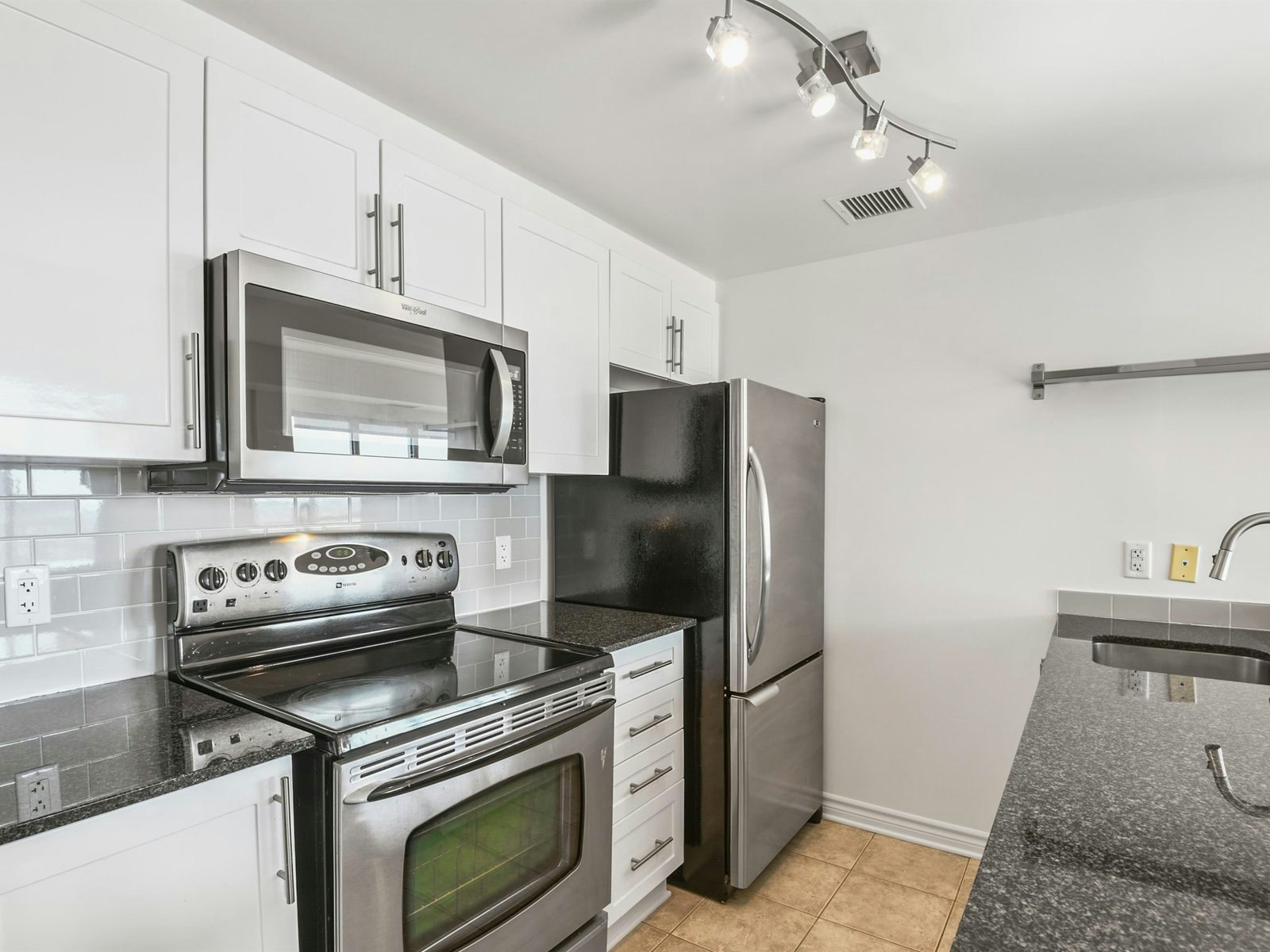 1708-200 Rideau Street, Ottawa, ON, K1N 5Y1 - 14