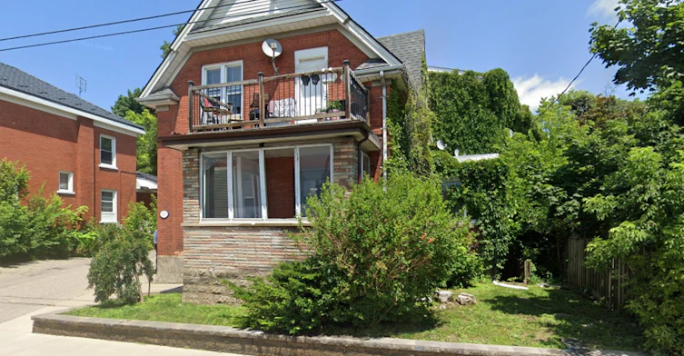 8-136 Weber Street East, Kitchener, ON, N2H 1C9