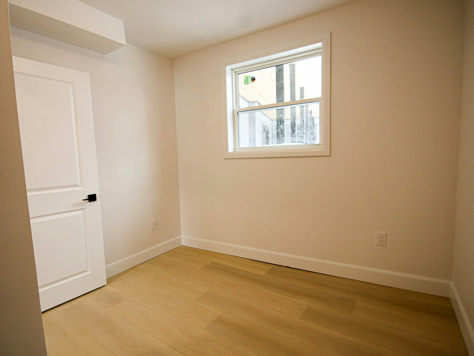 8-269 Madison Avenue South, Kitchener, ON, N2M 3H5 - 24