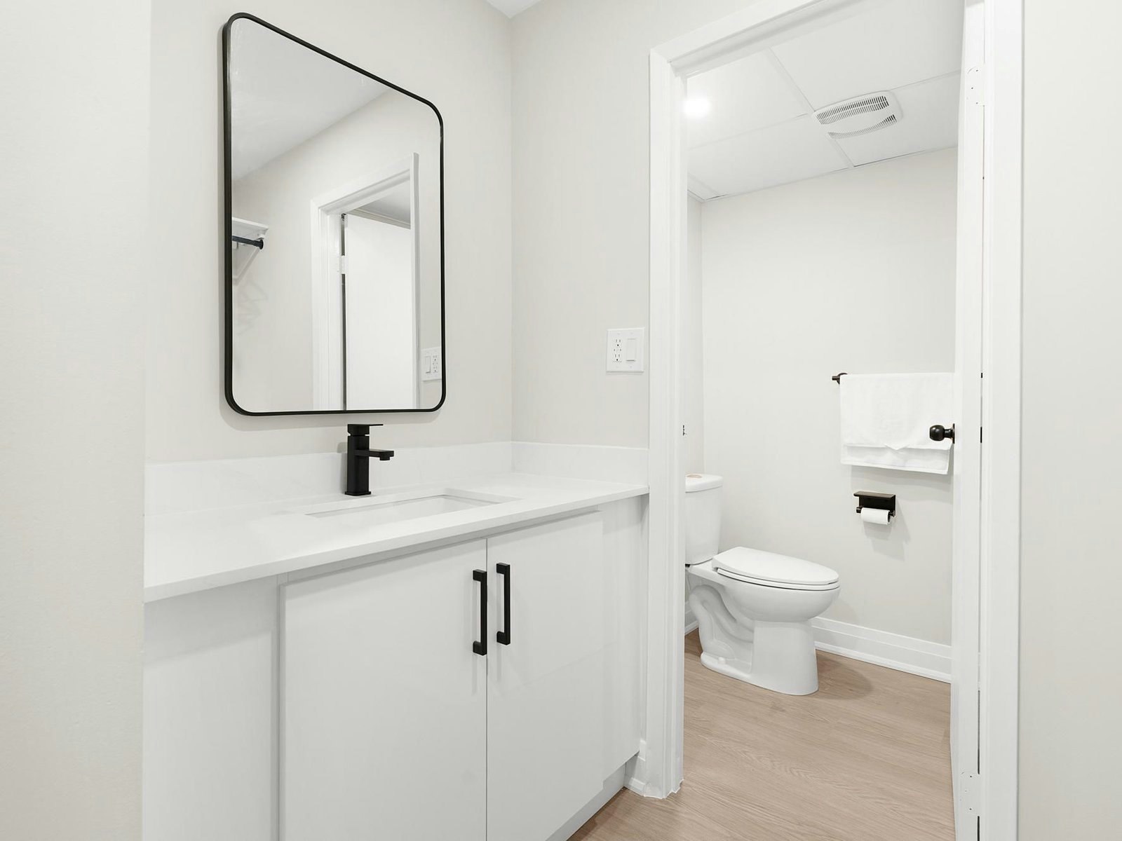 309-7737 Lundys Lane, Niagara Falls, ON, L2H 3W9 - 7