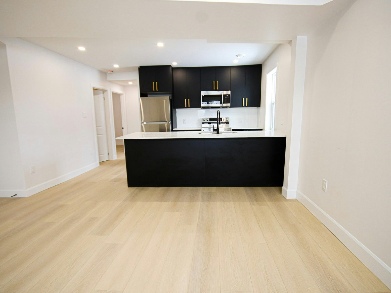 9-269 Madison Avenue South, Kitchener, ON, N2M 3H5 - 4