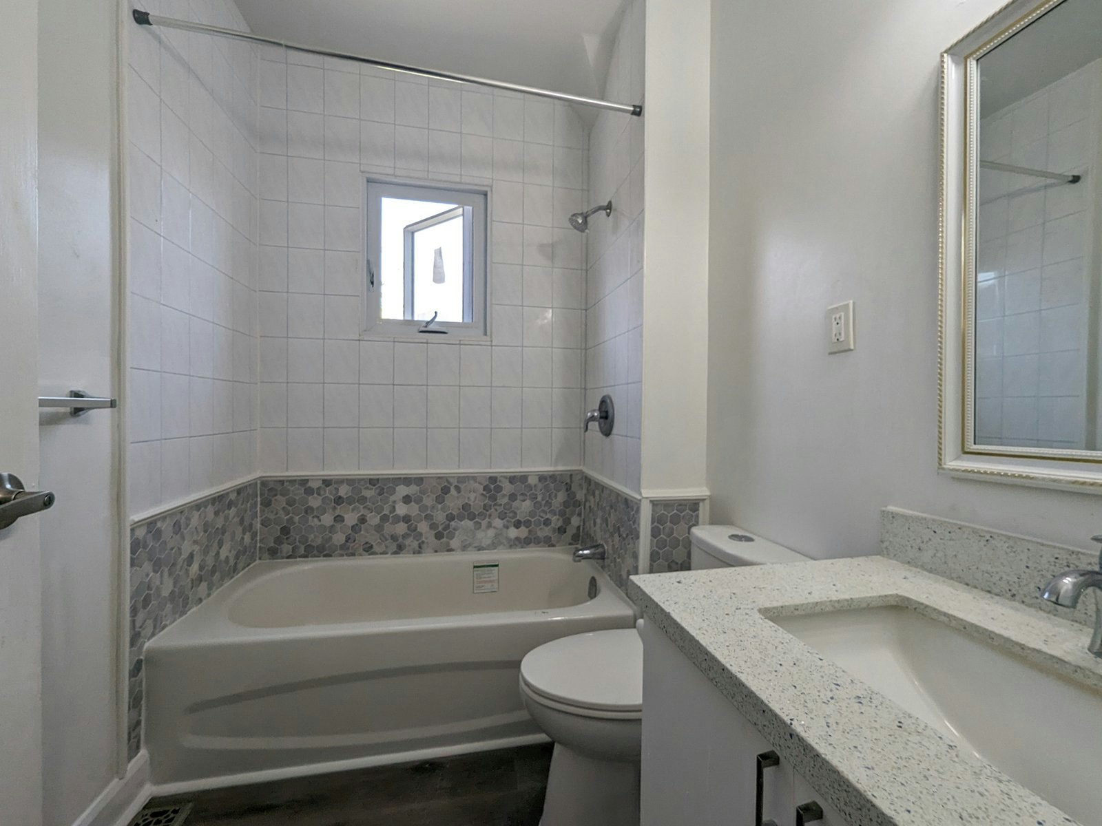 B-84 Ahrens Street W, Kitchener, ON, N2H 4C1 - 18