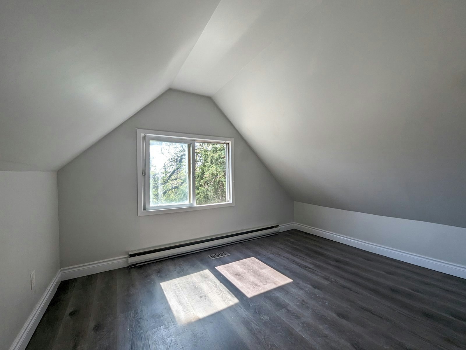 B-84 Ahrens Street W, Kitchener, ON, N2H 4C1 - 12