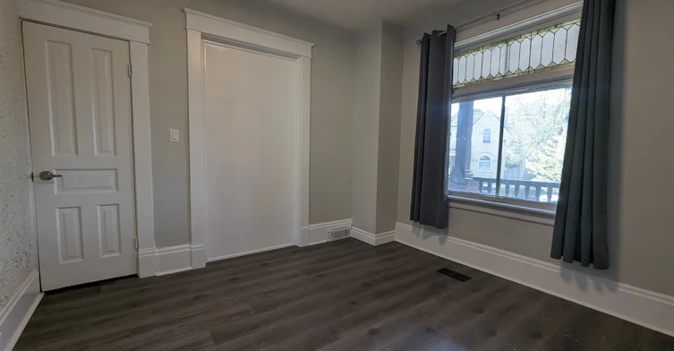 B-84 Ahrens Street W, Kitchener, ON, N2H 4C1 - 4