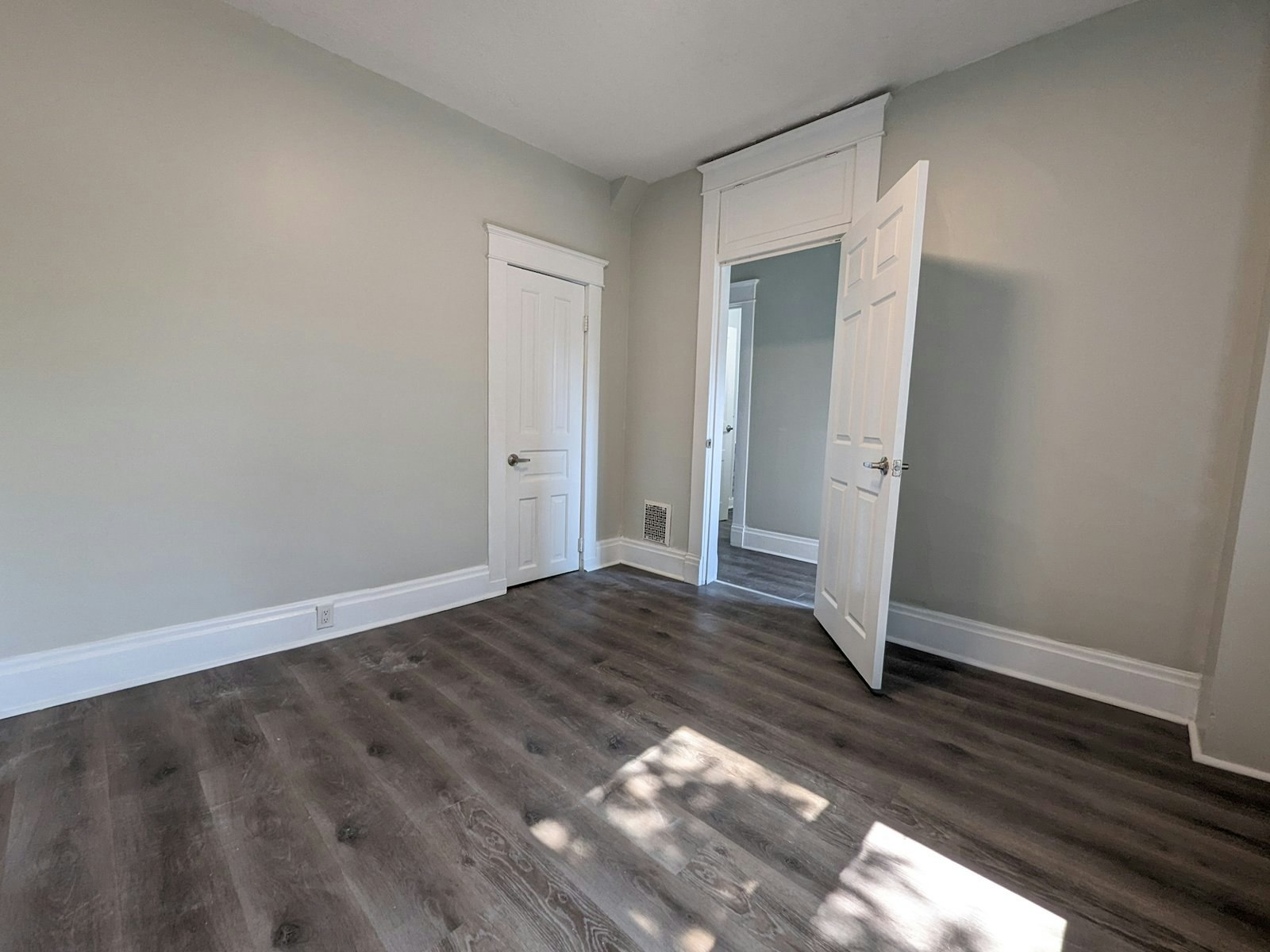 B-84 Ahrens Street W, Kitchener, ON, N2H 4C1 - 5