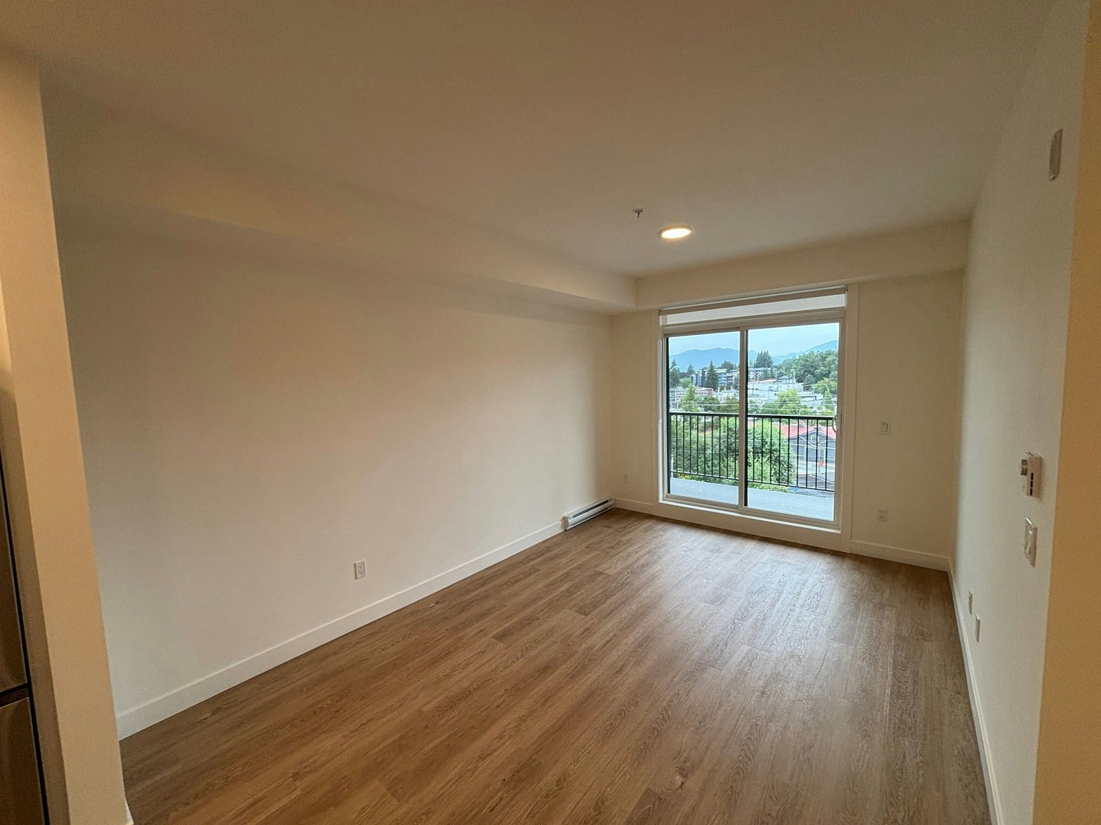 404-33816 South Fraser Way, Abbotsford, BC, V2S 2C5 - 3