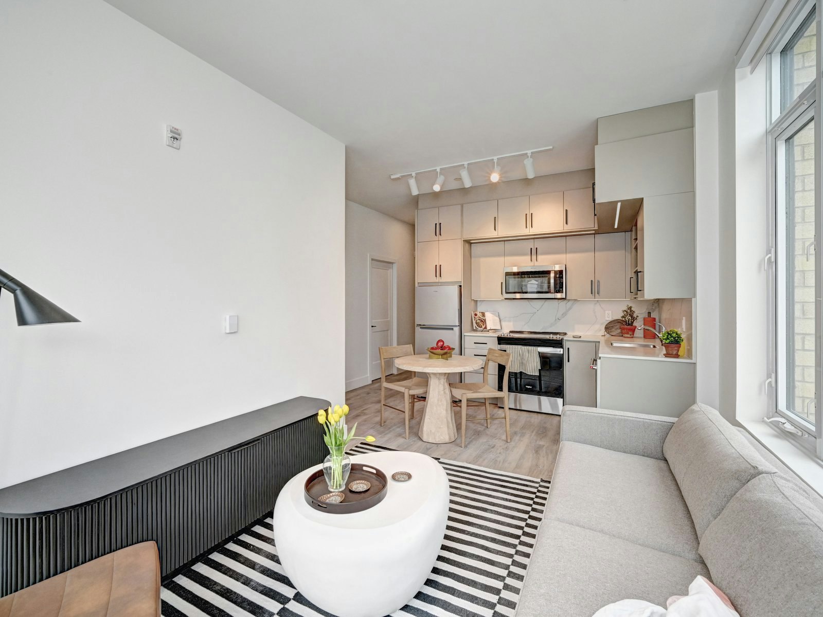 2 Bed + Den-415 Duke Street W, Kitchener, ON, N2H 0E6 - 6